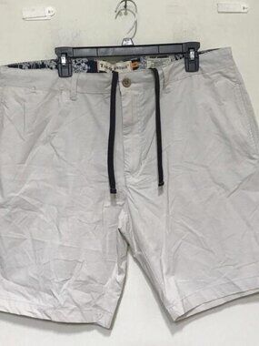 Taylor Vintage Men’s Shorts Size 40 Beige